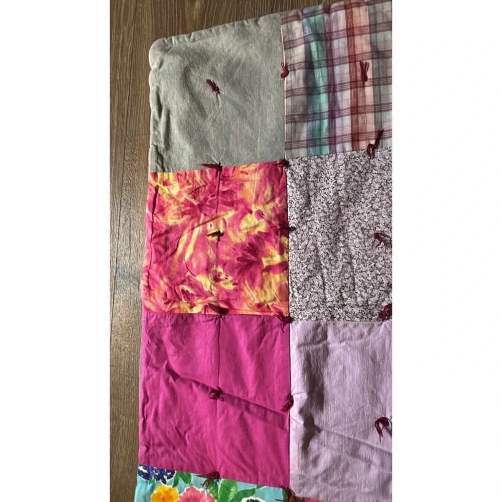 Vintage Multicolor Quilt, Yarn‎ Tied, Signed By Artist 44x36